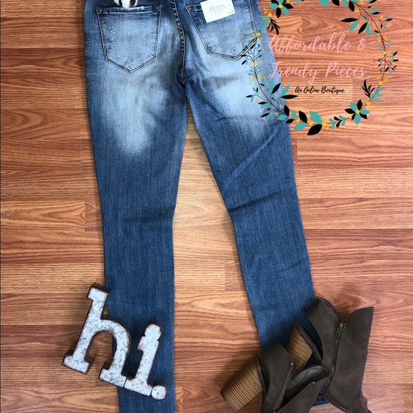 KanCan NWT | Skinny Fit | Ripped Detail - Picture 2 of 5